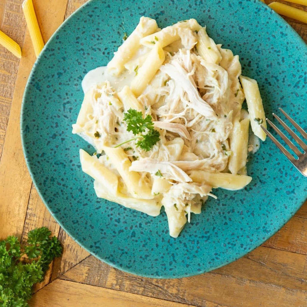 Chicken Alfredo Pasta Bake (approx. 750g) – Familia Fine Foods Inc.